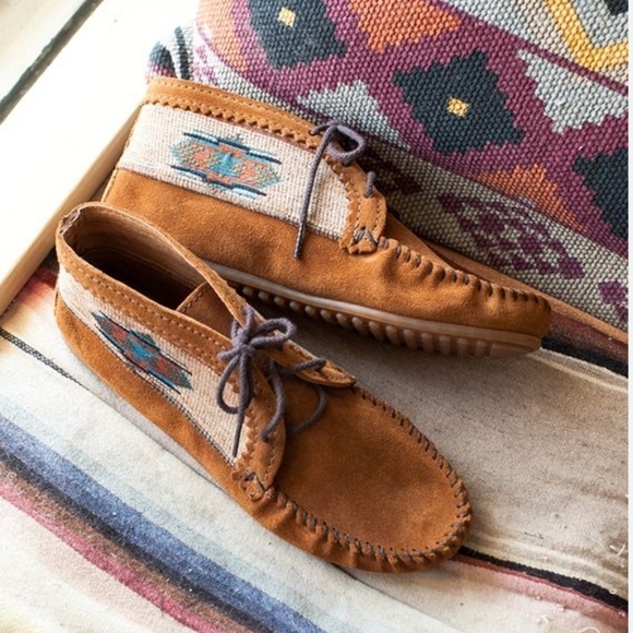 Minnetonka Moccasins El Paso Wheat Tan Suede Leather Lace-up Ankle Boots Booties - Picture 1 of 9